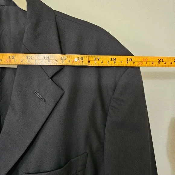 ARMANI COLLEZIONI Vintage Men's Black Wool Single-Breasted Button Blazer Sz 44R - Picture 8 of 11
